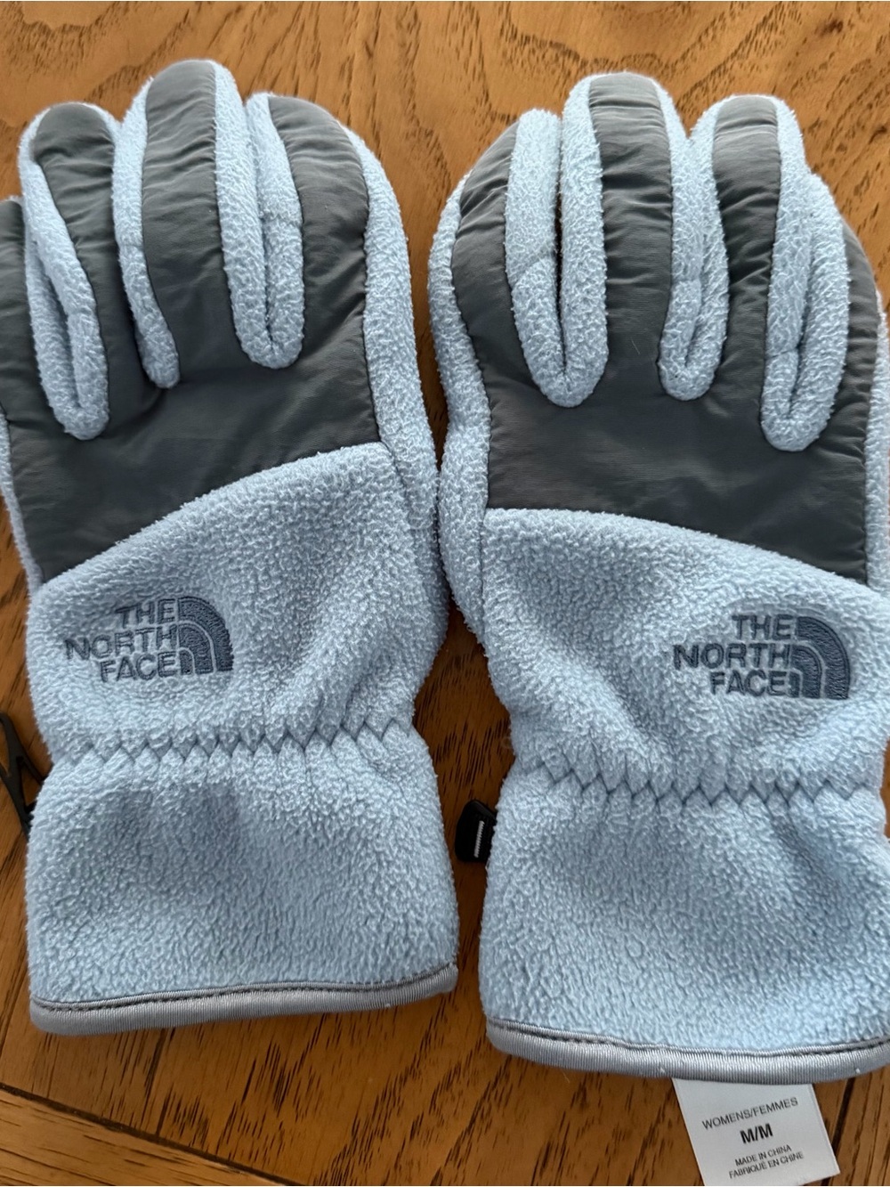 The North Face Light Blue Fleece Etip Winter Gloves - Women’s Size M